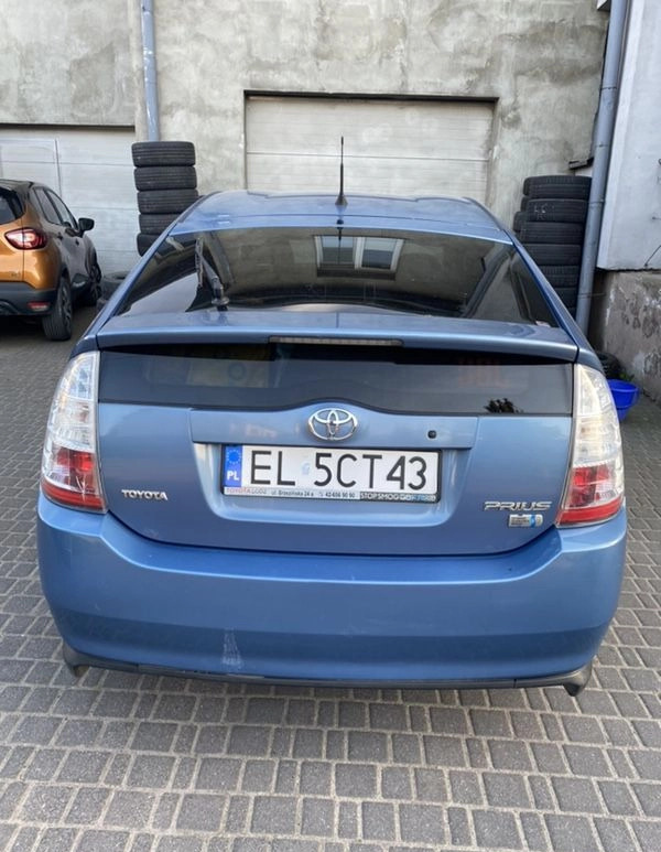 Toyota Prius cena 20500 przebieg: 382000, rok produkcji 2006 z Zgierz małe 92